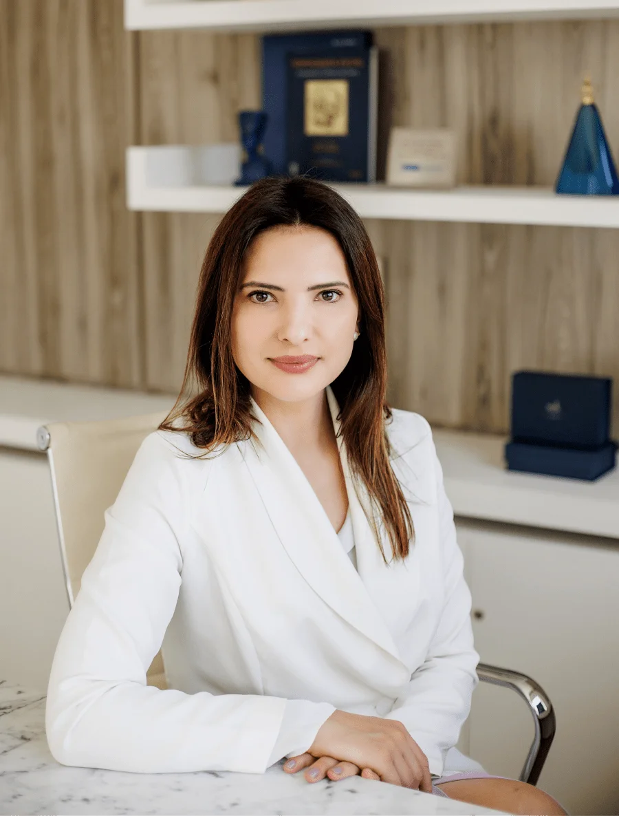 Dr.-Natasha-Dermatologista-1